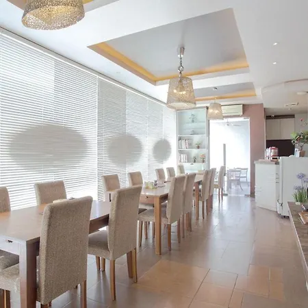 Life Emerald Hotel Surabaya-3