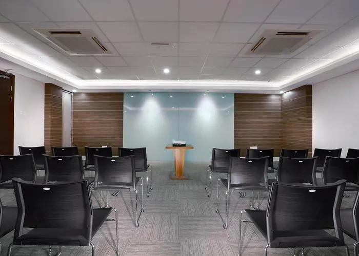 Neo Gubeng By AstonHotel Surabaya